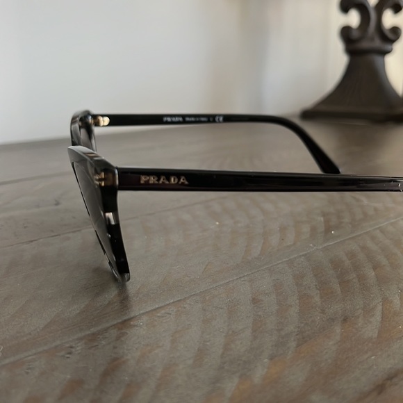 Prada SPR01V - Picture 5 of 10